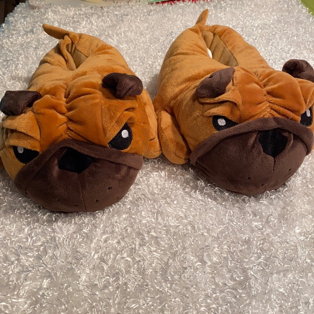 AleHop Pug Slippers